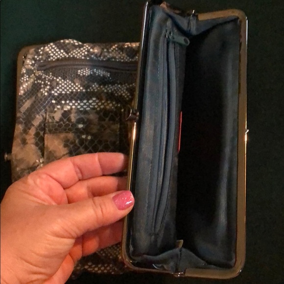 Hobo Clutch Billfold snake-print Silver clasp - Picture 5 of 5